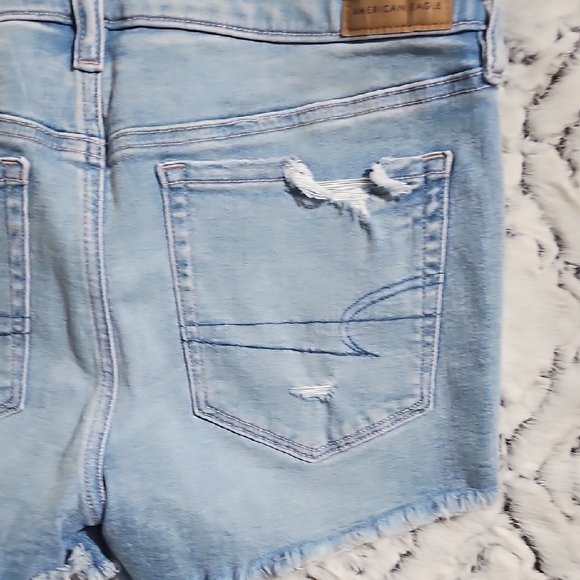 American Eagle Outfitters Light Wash Ripped Jean Shorts - Picture 8 of 10
